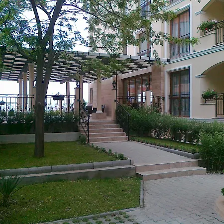 Seasons 3 Apart-hotel