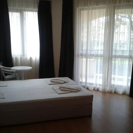 Seasons 3 Apart-hotel Sunny Beach