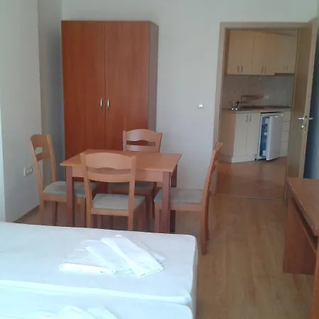 Apart-hotel Seasons 3 Sunny Beach